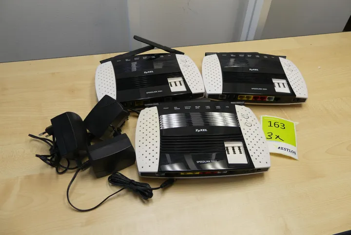 3x Zyxel Speedlink 5501 Router mit Netzteilen Modell: Speedlink 5501